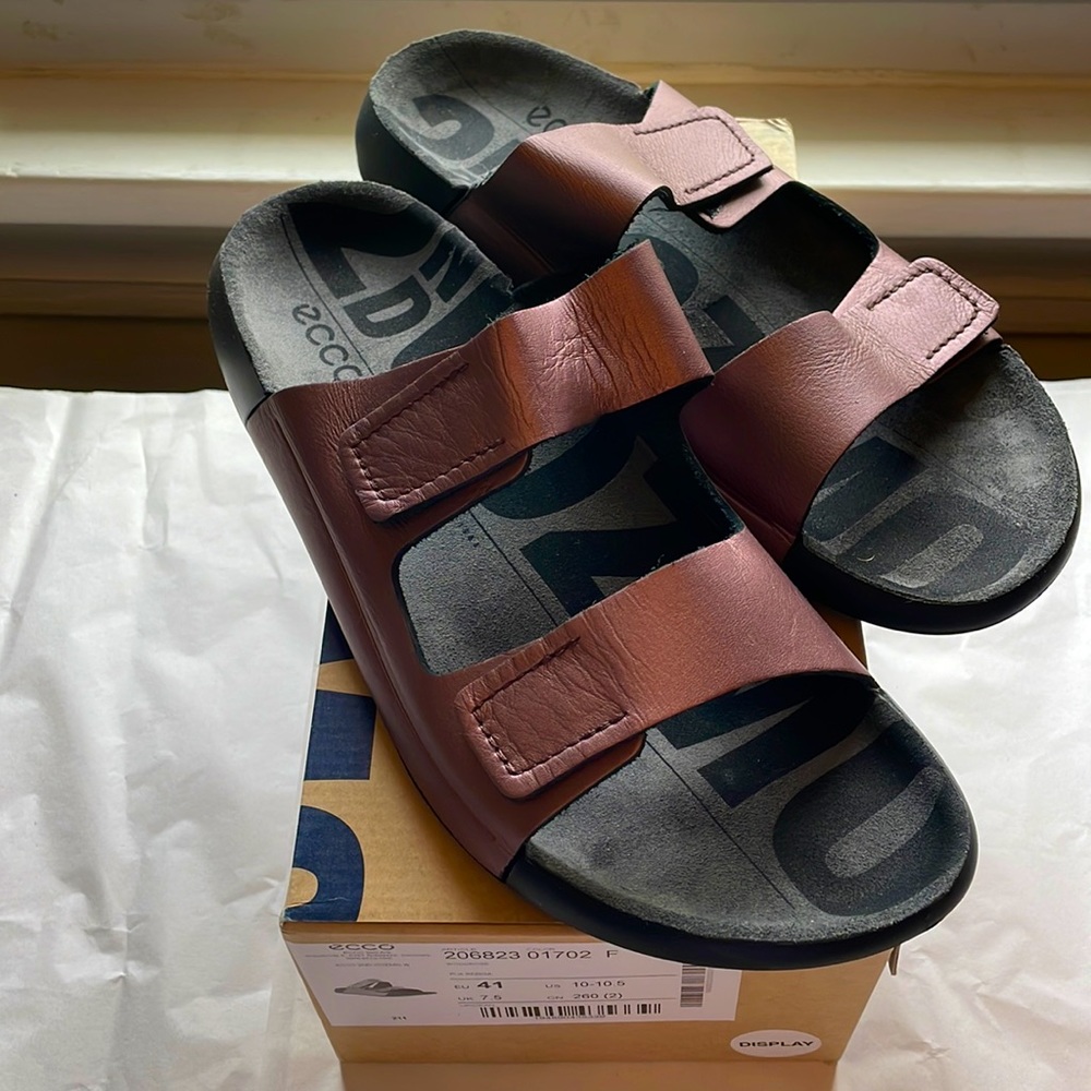 Ecco Womens Sandals NWT.